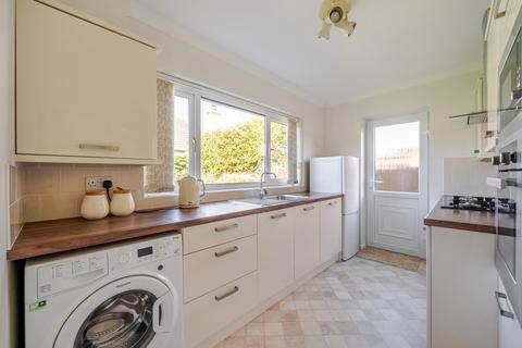 undefined, Robert Close, Hersham, Surrey, KT12