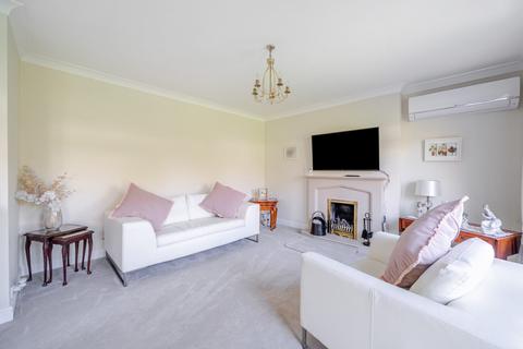 undefined, Robert Close, Hersham, Surrey, KT12