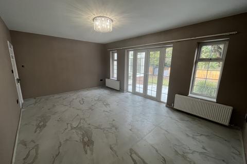 3 bedroom detached house to rent, Rodney Avenue, Tonbridge, TN10
