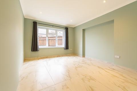 3 bedroom detached house to rent, Rodney Avenue, Tonbridge, TN10