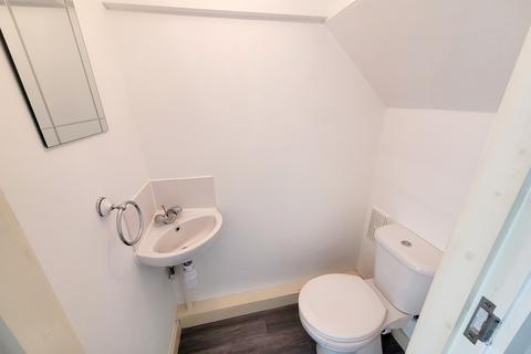 3 bedroom terraced house to rent, Brightsmith Way, Manchester, M27