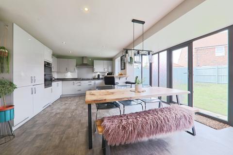 4 bedroom detached house for sale, Greenfield Avenue, Hessle, HU13 0FS