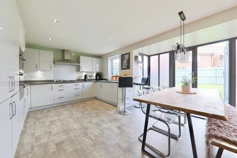 4 bedroom detached house for sale, Greenfield Avenue, Hessle, HU13 0FS