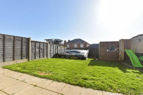 3 bedroom semi-detached house for sale, Barn Owl Way, Dover CT16