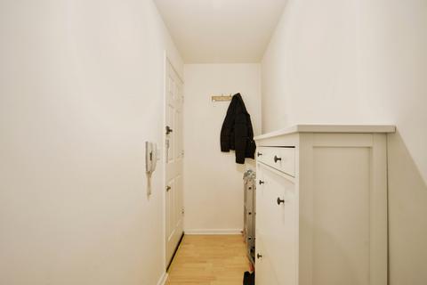 2 bedroom flat for sale, Buxton Close, London, N9