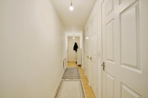 2 bedroom flat for sale, Buxton Close, London, N9