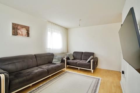 2 bedroom flat for sale, Buxton Close, London, N9