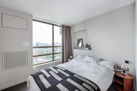 3 bedroom apartment to rent, St Leonards Road London E14