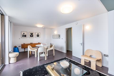 3 bedroom apartment to rent, St Leonards Road London E14