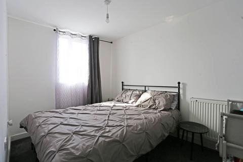 5 bedroom terraced house to rent, Oval Road North, Dagenham, RM10