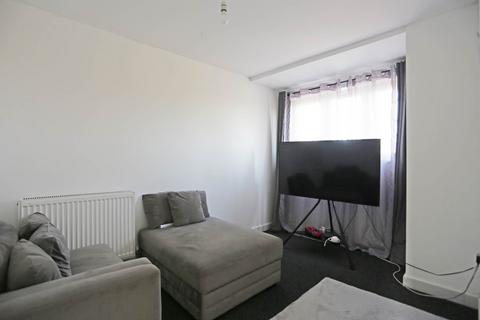 5 bedroom terraced house to rent, Oval Road North, Dagenham, RM10