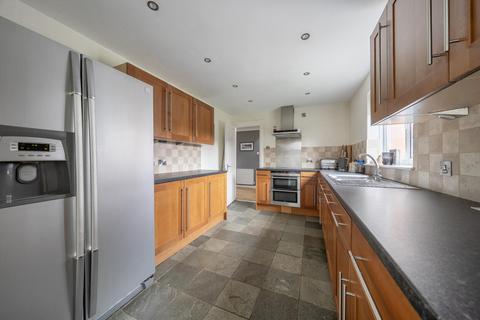 4 bedroom detached house for sale, Bishopdale Drive, Collingham, Wetherby