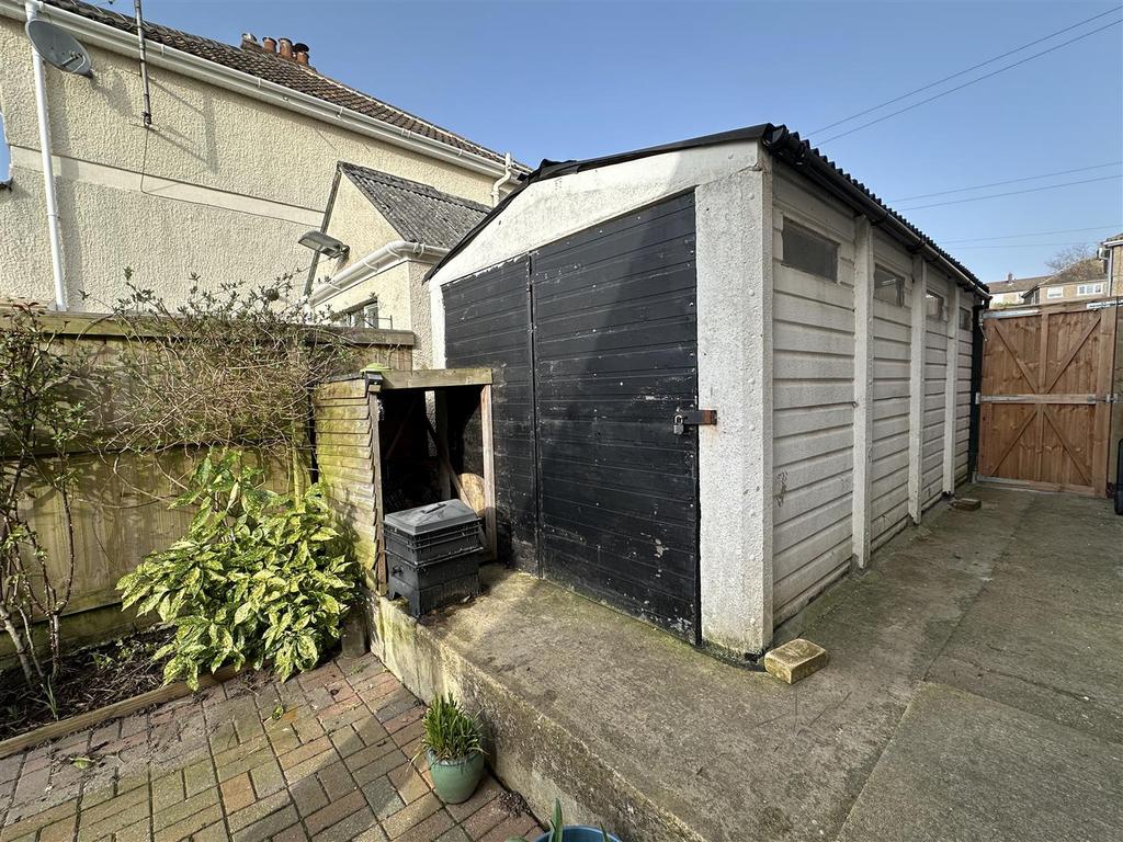 Workshop/Garage