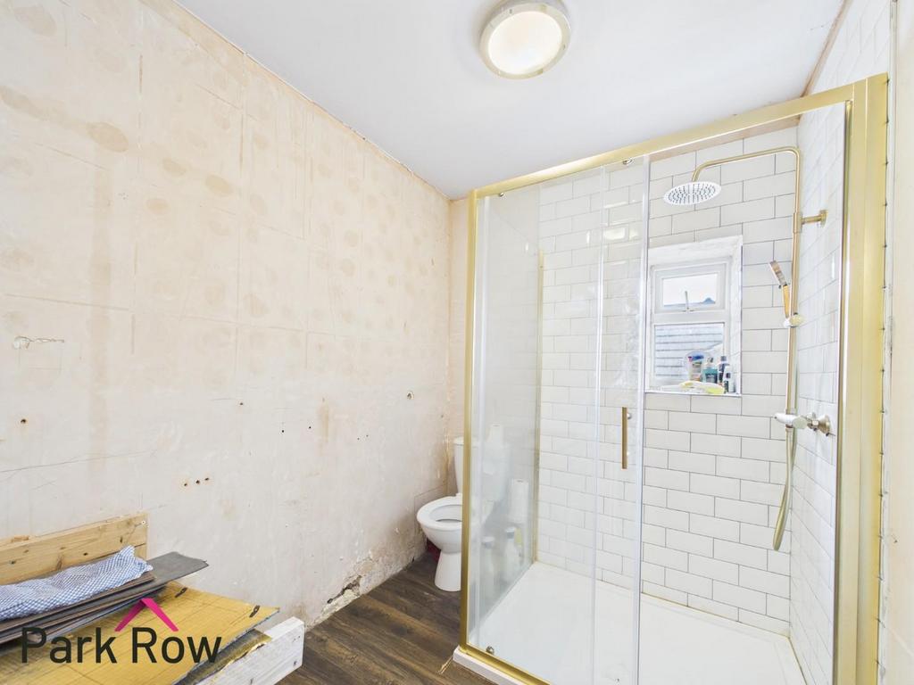 Main bathroom