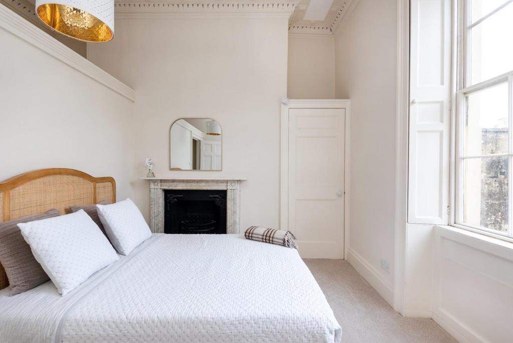 First Floor Flat, 3 Bedford Street, Bath BA1 6 AD-1