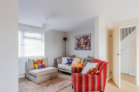 3 bedroom terraced house for sale, Castle Road, Rhoose, Barry