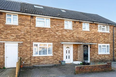 4 bedroom terraced house for sale, Catherine Close, Byfleet, West Byfleet, KT14