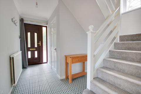 undefined, WEST END! SOUGHT AFTER VILLAGE LOCATION! CHAIN FREE