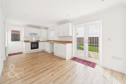 3 bedroom semi-detached house for sale, Pightle Close, Bradwell, Great Yarmouth