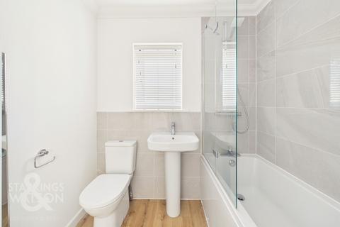 3 bedroom semi-detached house for sale, Pightle Close, Bradwell, Great Yarmouth