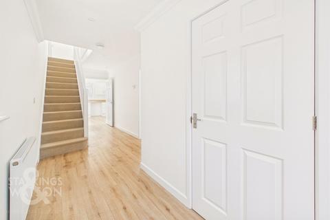 3 bedroom semi-detached house for sale, Pightle Close, Bradwell, Great Yarmouth