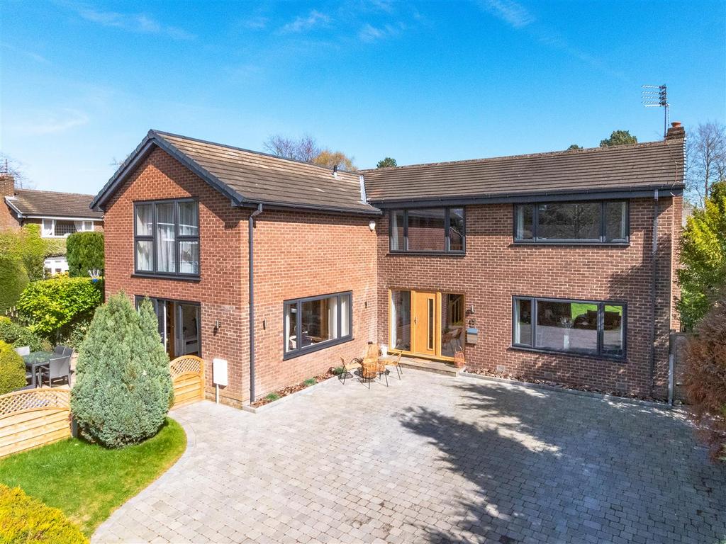 9 Normanby Chase