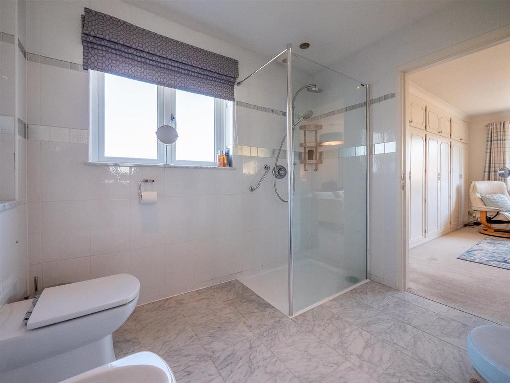 En Suite Aspect 2