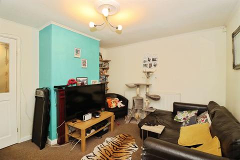 2 bedroom semi-detached house for sale, Devizes Close, Chesterfield