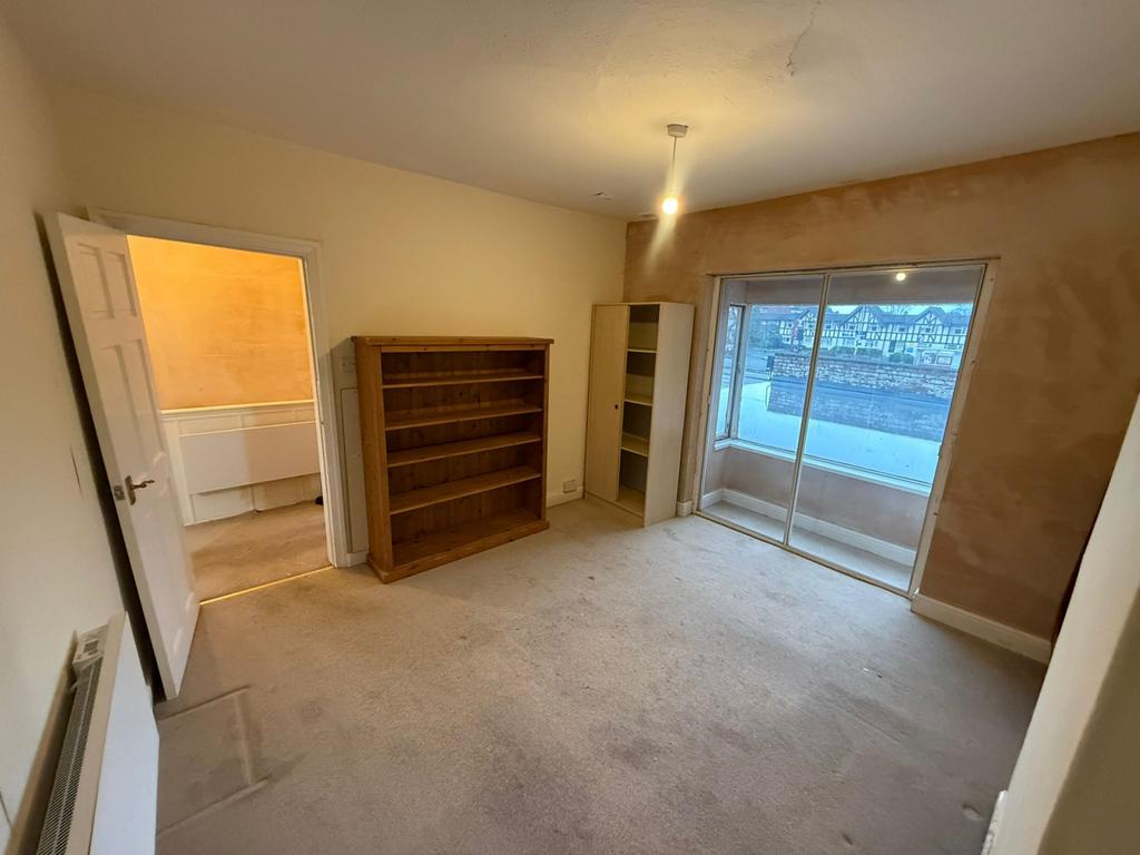 1-Bedroom Flat Above Shop – To Let in Sheldon,