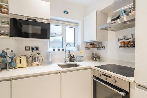 2 bedroom flat for sale, Priory Park Road, London NW6