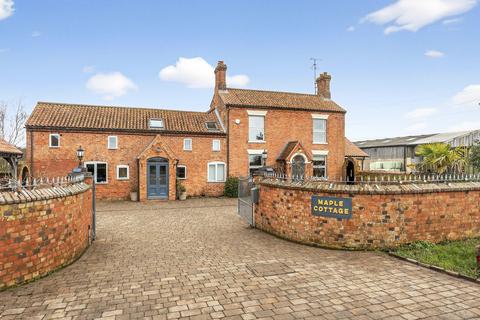 5 bedroom detached bungalow for sale, Car Colston Road, Nottingham, NG13