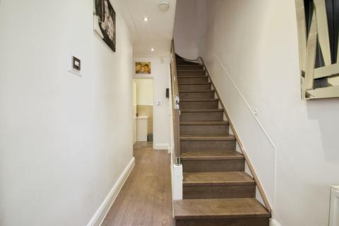 4 bedroom terraced house for sale, Kendal Avenue, London, N18