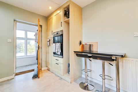 5 bedroom end of terrace house for sale, South Parade, Pudsey