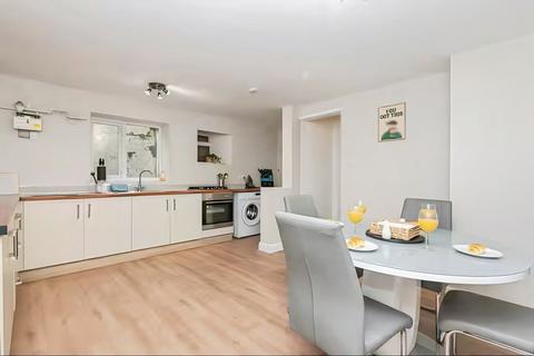 2 bedroom end of terrace house for sale, Huddersfield Road, Liversedge, WF15