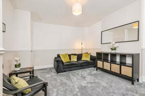 2 bedroom end of terrace house for sale, Huddersfield Road, Liversedge, WF15