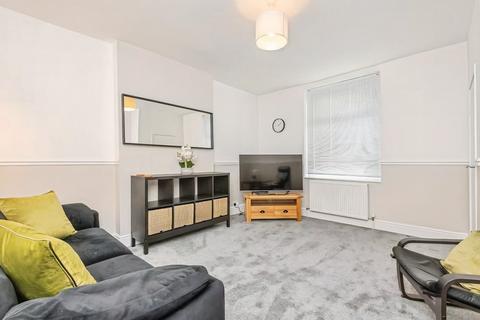 2 bedroom end of terrace house for sale, Huddersfield Road, Liversedge, WF15