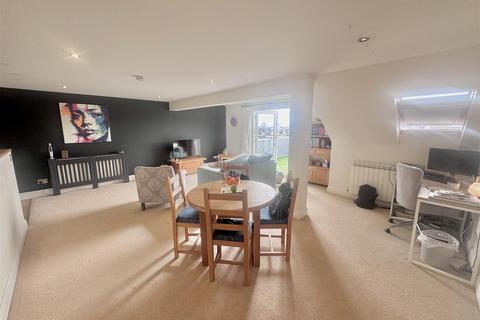 undefined, St Helier - REN021