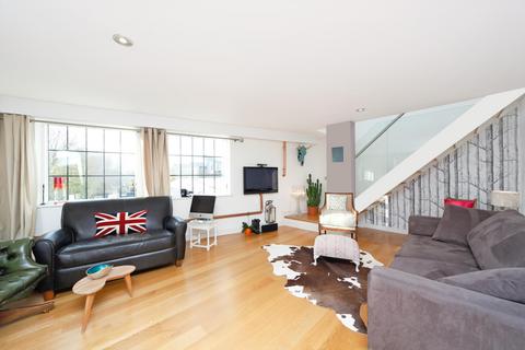 2 bedroom flat for sale, Candlemakers Apartments, London SW11