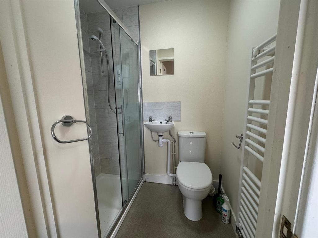 Bed 2 En Suite