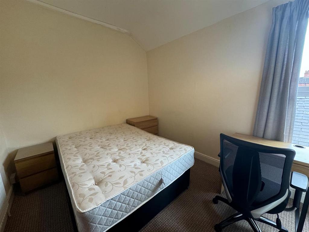 Bed 4