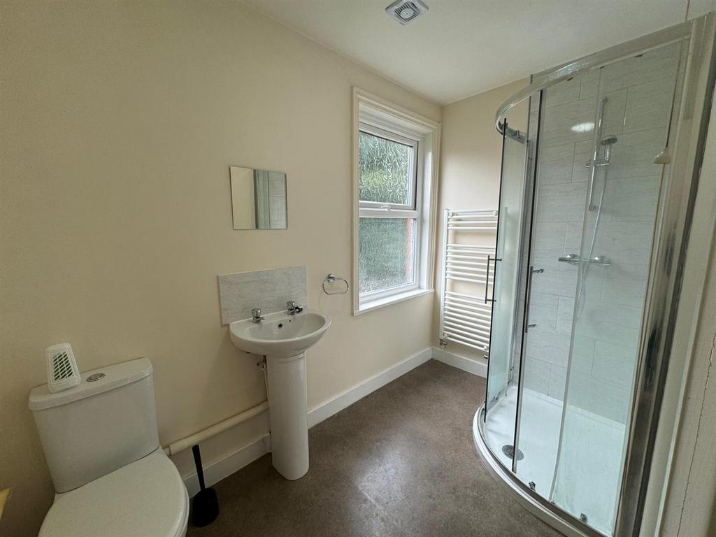 Bed 4 En Suite