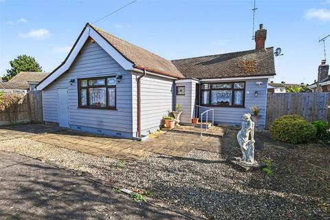 3 bedroom detached bungalow for sale, Beachway, Canvey Island SS8
