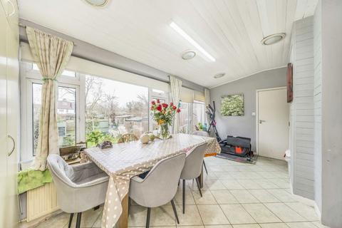 3 bedroom house for sale, The Chase, London SW16