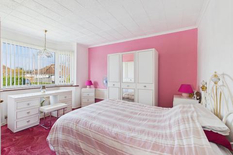 4 bedroom detached bungalow for sale, St. Johns Road, Locks Heath, SO31 6NF