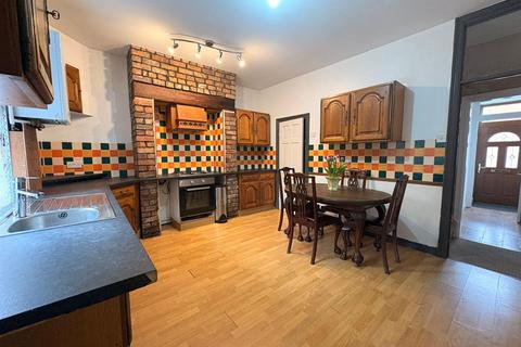 2 bedroom end of terrace house for sale, Mossley Road, Ashton Under Lyne OL6