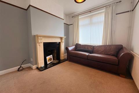 2 bedroom end of terrace house for sale, Mossley Road, Ashton Under Lyne OL6