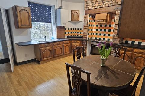 2 bedroom end of terrace house for sale, Mossley Road, Ashton Under Lyne OL6