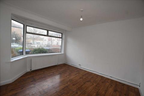3 bedroom property for sale, Sandal Road, London