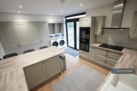 undefined, Lynwood Road, Redhill, RH1