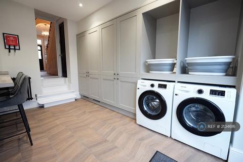 undefined, Lynwood Road, Redhill, RH1